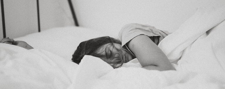 Søvn - Hvordan søvnen påvirkes og hvad der er normalt - Læs om søvn her